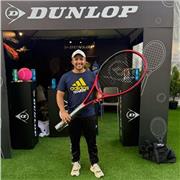 Profesor de tenis y acondicionamiento físico certificado y titulado con amplia experiencia en todas las edades